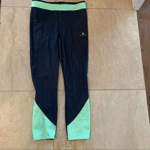 2/$15 Decathlon Black Yoga/Leggings (XS)